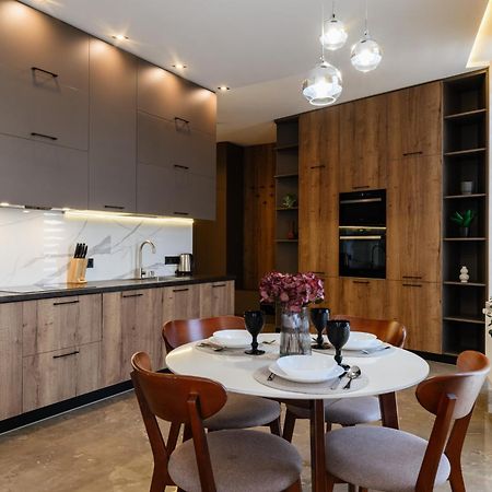 Luxury Apartments Smart House Užhorod Esterno foto