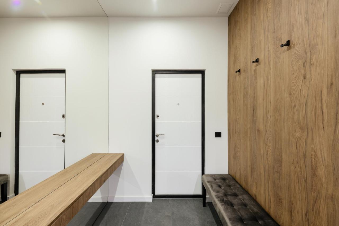 Luxury Apartments Smart House Užhorod Esterno foto