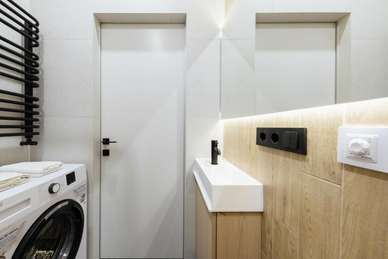 Luxury Apartments Smart House Užhorod Esterno foto