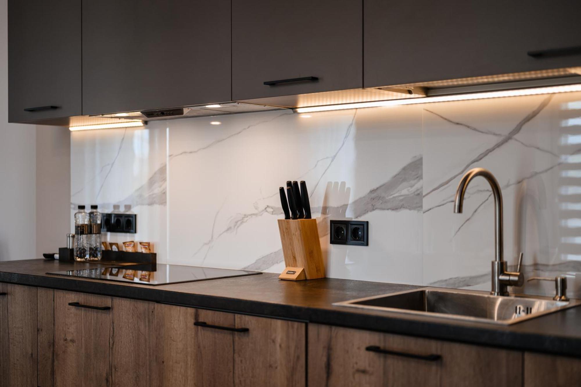 Luxury Apartments Smart House Užhorod Esterno foto