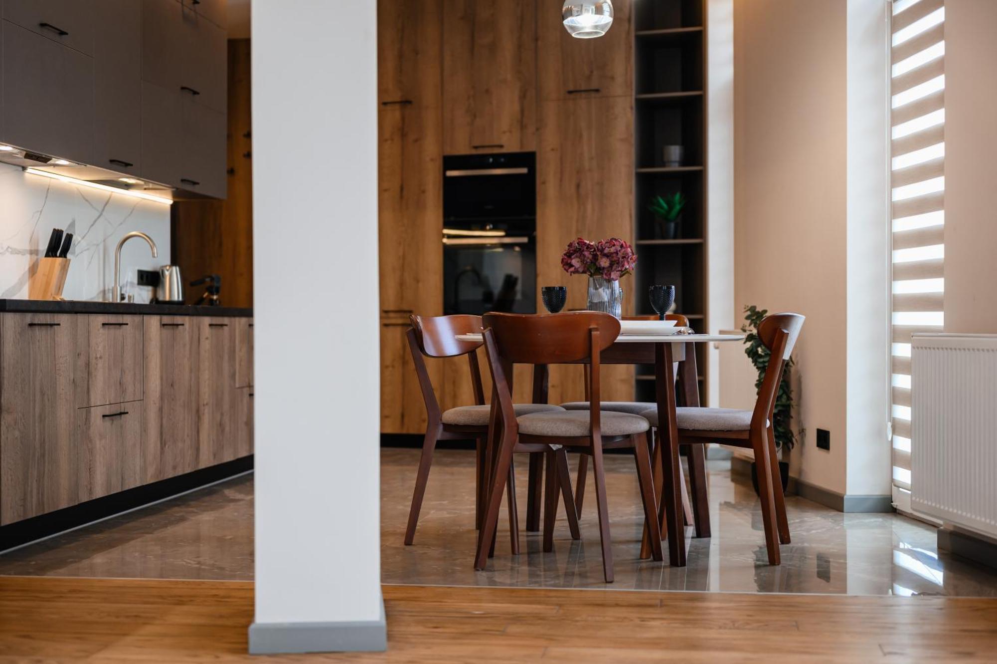 Luxury Apartments Smart House Užhorod Esterno foto