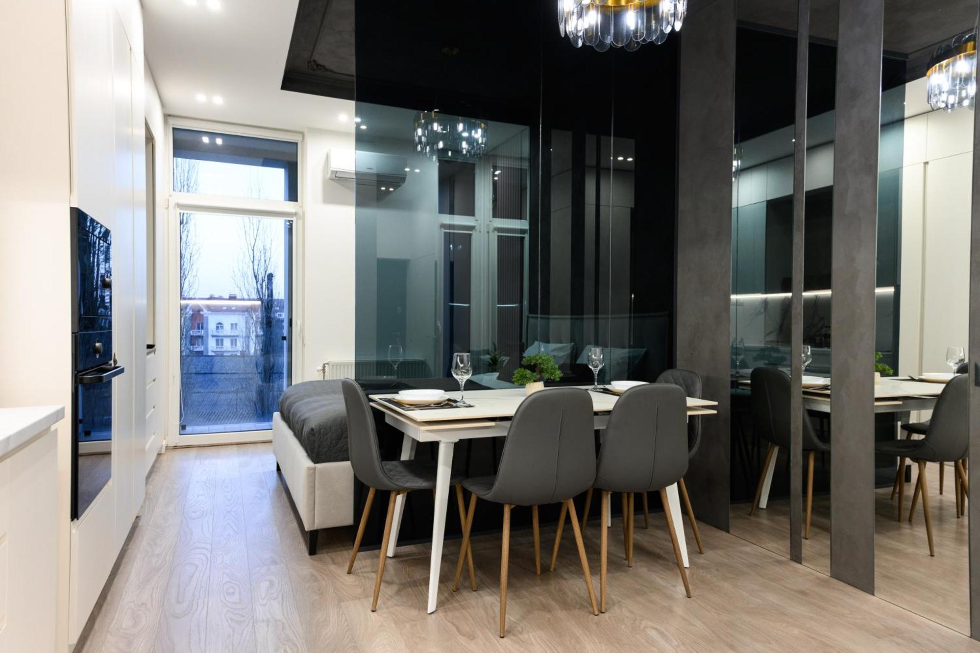 Luxury Apartments Smart House Užhorod Esterno foto