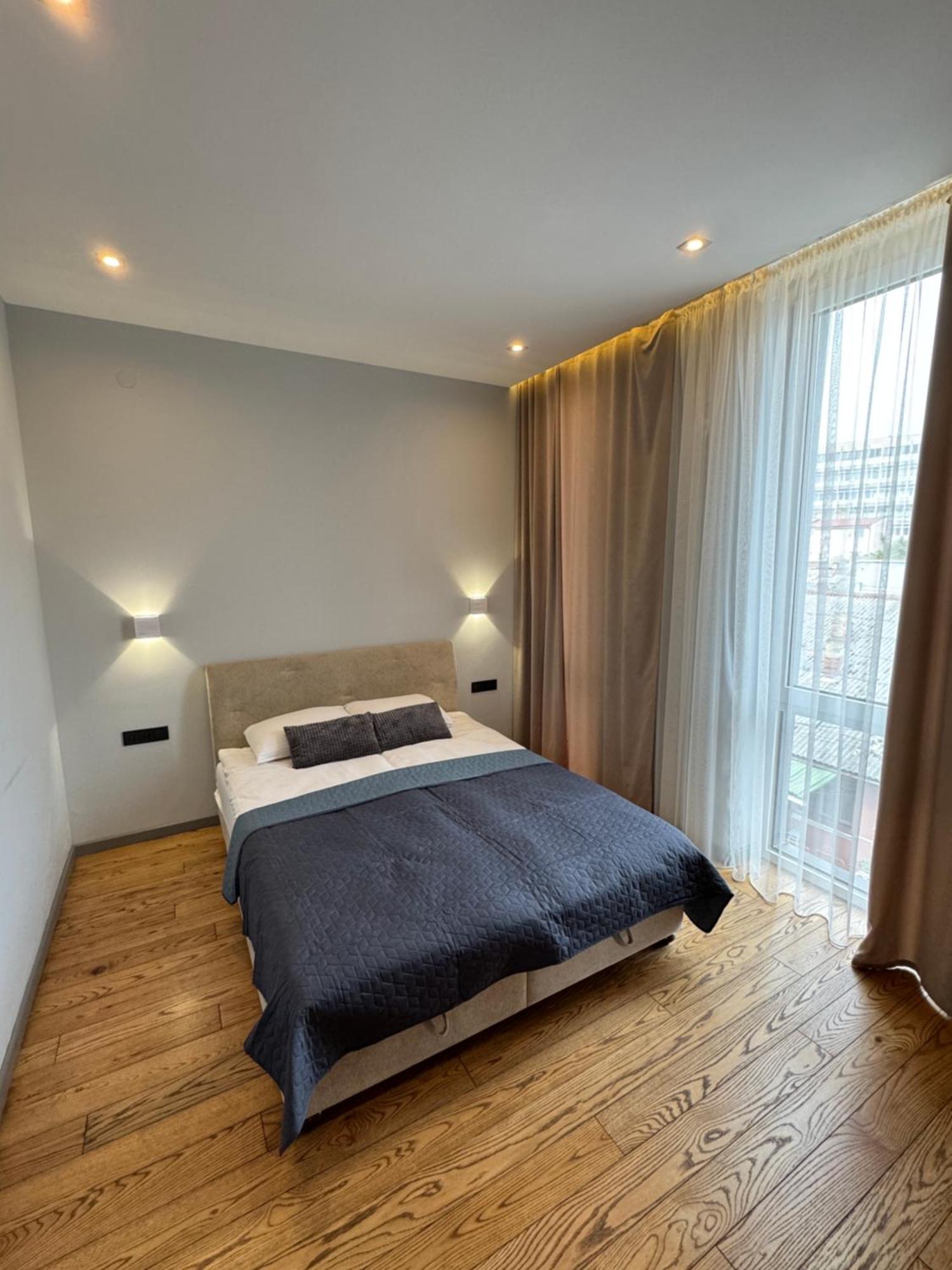 Luxury Apartments Smart House Užhorod Esterno foto